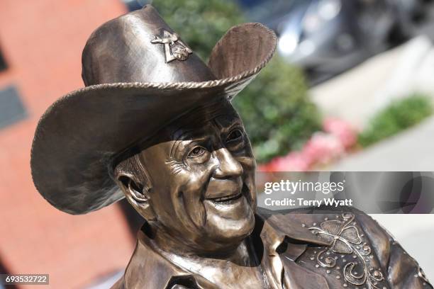 Statue of Little Jimmy Dickens at the unveiling of statues of Little Jimmy Dickens and Bill Monroe at Ryman Auditorium on June 7, 2017 in Nashville,...