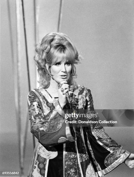 Dusty Springfield performs on "This Is Tom Jones" TV show in circa 1970 in Los Angeles, California .