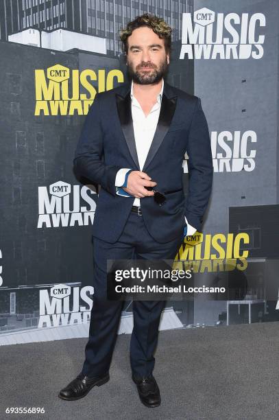 Actor Johnny Galecki attends the 2017 CMT Music Awards at the Music City Center on June 7, 2017 in Nashville, Tennessee.