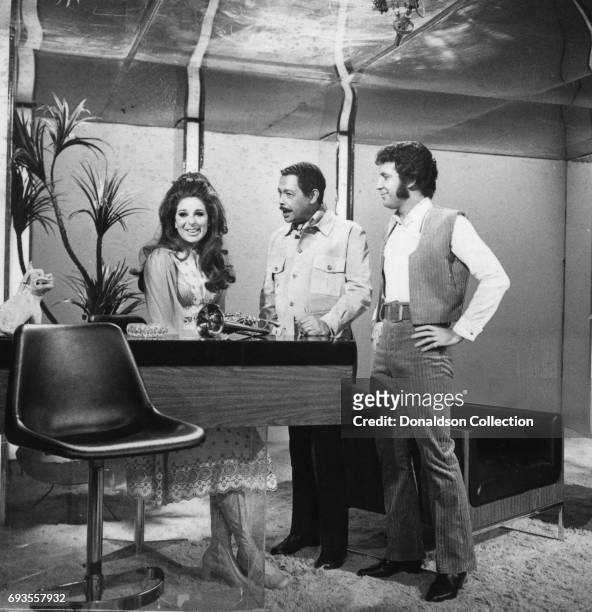 Bobbie Gentry, Billy Eckstine and Tom Jones performs on "This Is Tom Jones" TV show in circa 1970 in Los Angeles, California .