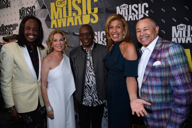 Verdine White of Earth, Wind, and Fire; Kathie Lee Gifford; Philip Bailey of Earth, Wind, and Fire; Hoda Kotb; and Ralph Johnson of Earth, Wind, and...
