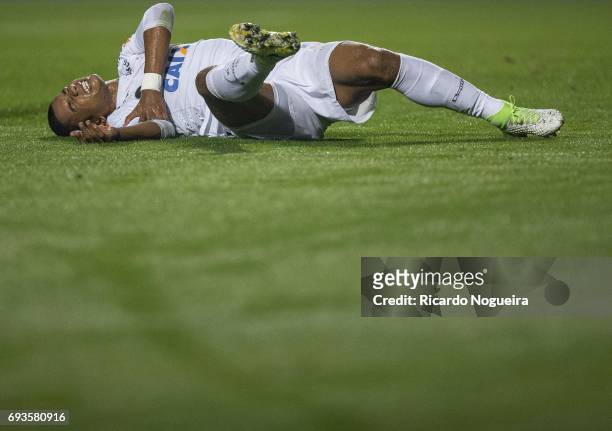 David Braz of Santos goes down injured during the match between Santos and Botafogo as a part of Campeonato Brasileiro 2017 at Pacaembu Stadium on...