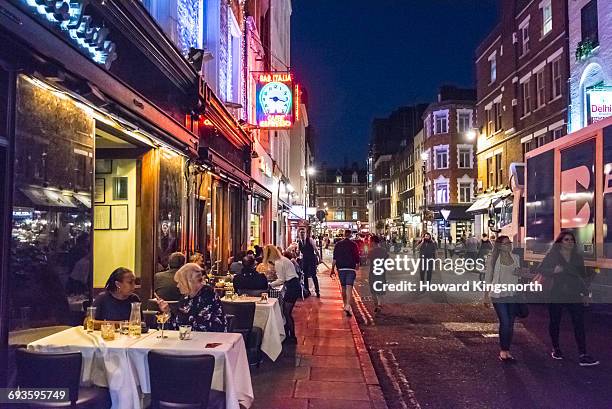 nighttime scene in frith st. soho - soho london fotografías e imágenes de stock