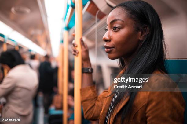 a mi forma de trabajar - london underground fotografías e imágenes de stock