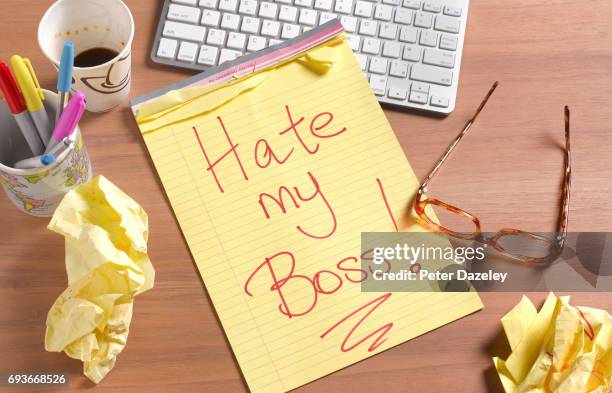hate my boss office desk - hate palabra en inglés fotografías e imágenes de stock