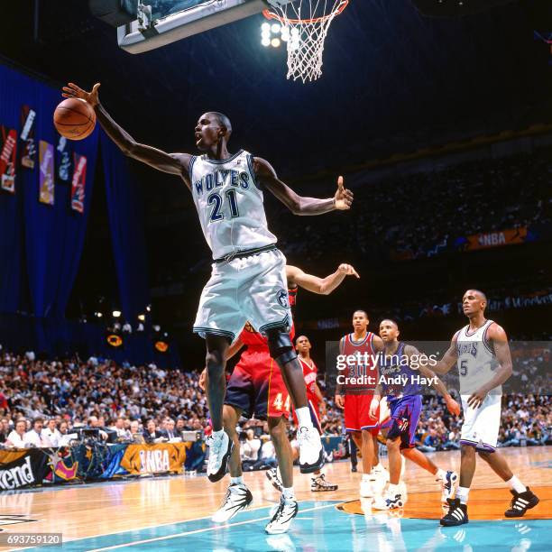 Minnesota Timberwolves Rookie Kevin Garnett Rookie Photos and Premium High Res Pictures - Getty Images