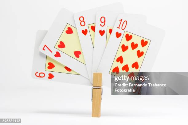 close-up of gambling cards on table - layia platyglossa - fotografias e filmes do acervo