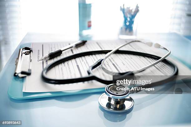 stethoscope best - stethoscope imagens e fotografias de stock