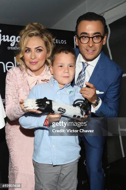 Aracely Arambula and Adal Ramones attend the "Mano A Mano" exposition on June 7, 2017 in Mexico City, Mexico. The objective of this exhibition is to...