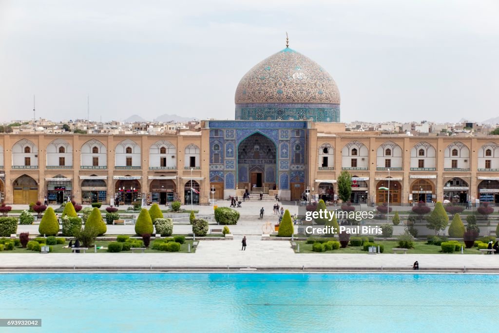 Persian Islamic architecture of the Sheikh Lotfallah mosque of Isfahan