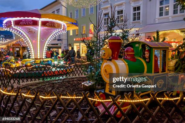 villach at christmas, the hauptplatz - austria - villach stock pictures, royalty-free photos & images