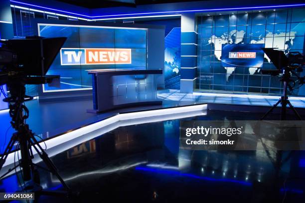 television studio - teleprompter stock pictures, royalty-free photos & images