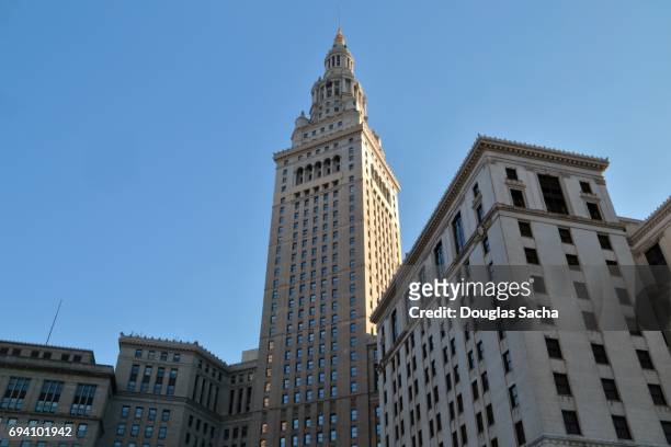 historical terminal tower office skyscraper, cleveland, ohio, usa - cleveland ohio stock pictures, royalty-free photos & images