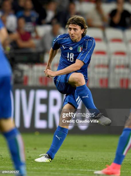 Riccardo Montolivo of Italy in action during the International Friendly match between Italy and Uruguay at Allianz Riviera Stadium on June 7, 2017 in...