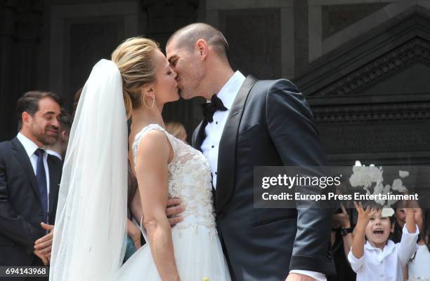 Goalkeeper Victor Valdes and Yolanda Cardona attend their wedding on June 9, 2017 in Barcelona, Spain.