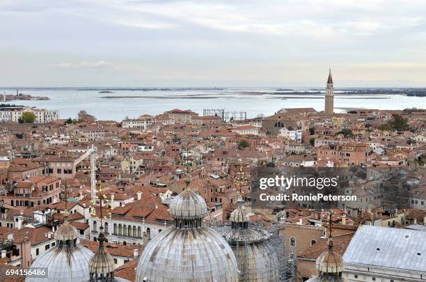 telhados - veneza stock pictures, royalty-free photos & images