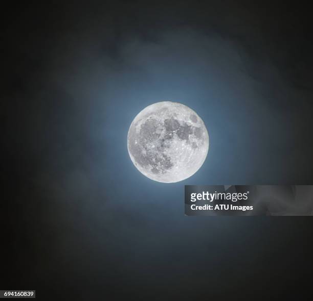 super moon - pleine lune photos et images de collection
