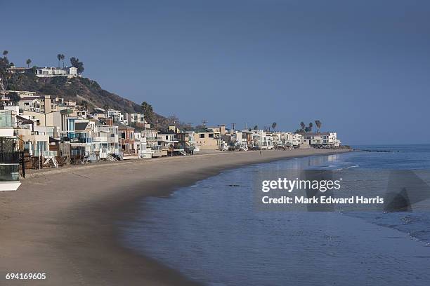 malibu beach houses - malibu beach house stock pictures, royalty-free photos & images