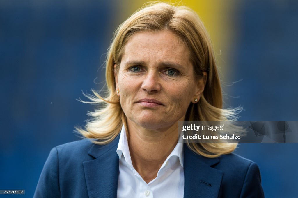 Netherlands v Japan - Women's International Friendly