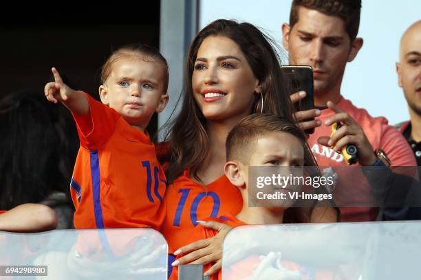 Xess Xava Sneijder, Yolanthe Sneijder-Cabau, Jessey Sneijderduring the FIFA World Cup 2018 qualifying match between The Netherlands and Luxembourg at...