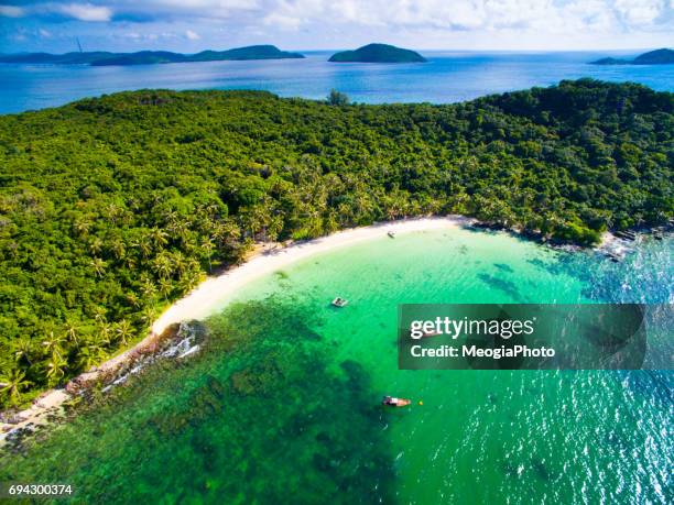 phu quoc island from above - phu quoc island bildbanksfoton och bilder