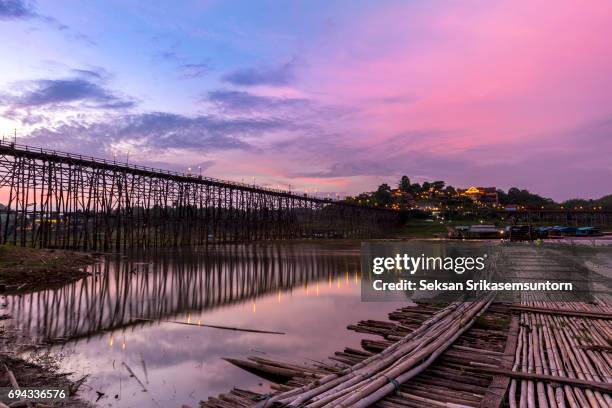 old bridge or mon bridge at sunset - monsees stock-fotos und bilder