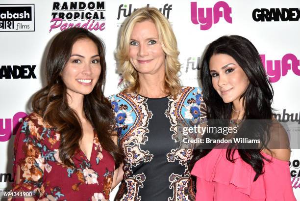 Beth Littleford Photos and Premium High Res Pictures - Getty Images