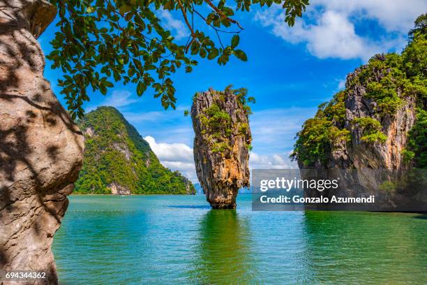 james bond island (ko tapu) in phuket - james bond island stock pictures, royalty-free photos & images