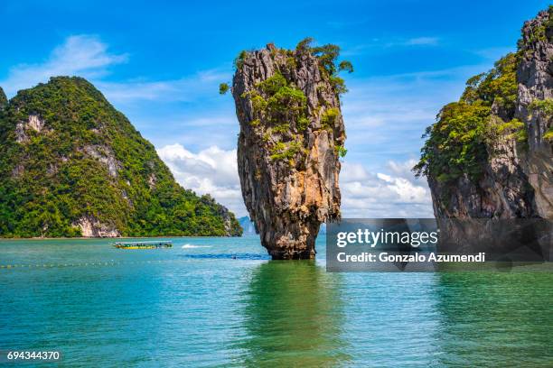 james bond island (ko tapu) in phuket - james bond island stock pictures, royalty-free photos & images