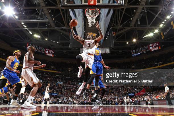 Derrick Williams of the Cleveland Cavaliers drives to the basket against the Golden State Warriors in Game Four of the 2017 NBA Finals on June 9,...