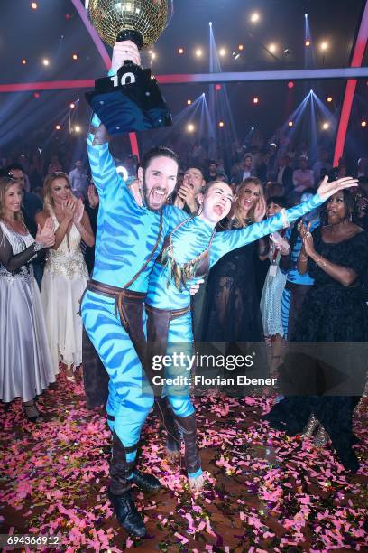 Gil Ofarim and Ekaterina Leonova during the final show of the tenth season of the television competition 'Let's Dance' on June 9, 2017 in Cologne,...