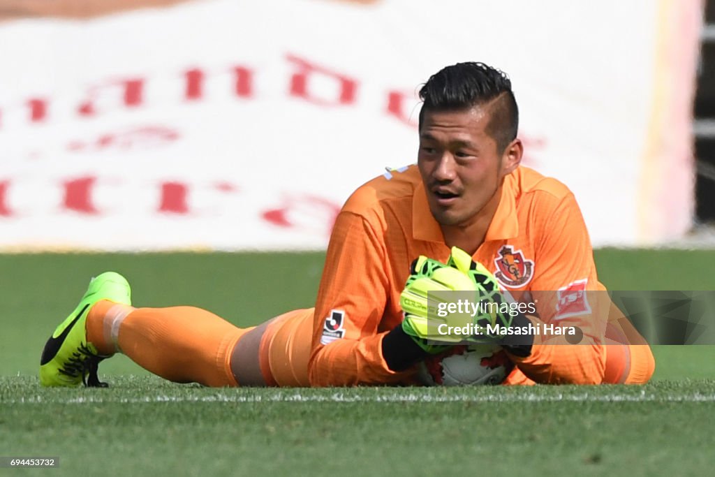 Tokyo Verdy v Nagoya Grampus - J.League J2