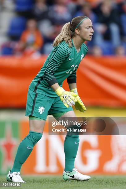 Loes Geurts of the Netherlandsduring the friendly match between the women of The Netherlands and Japan at the Rat Verlegh stadium on June 9, 2017 in...