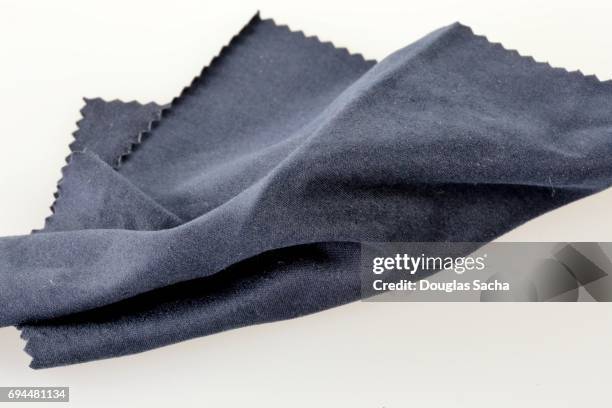 scratch resistance microfiber cloth for cleaning lcd glass screen - échantillon de tissu photos et images de collection