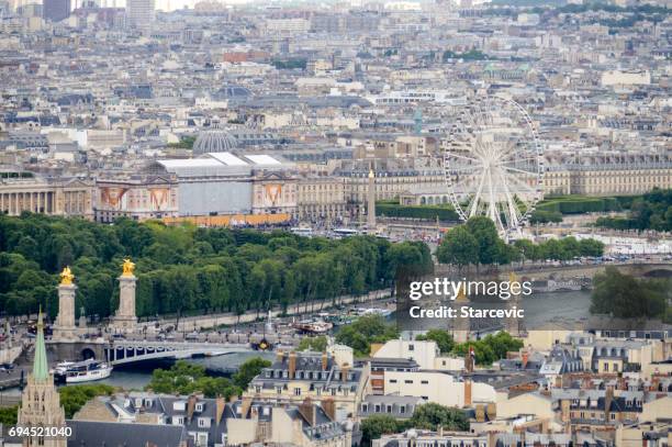 panoramic cityscape of paris - bairro de champs elysées imagens e fotografias de stock
