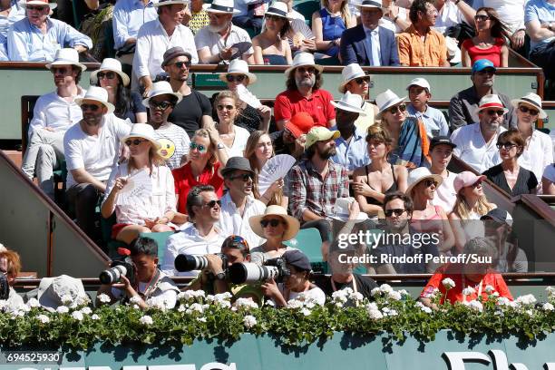 Arthur Sadoun, his wife Anne-Sophie Lapix, Vianney Bureau aka Vianney, Estelle Lefebure, her daughter Emma Hallyday, Lou Doillon, her son Marlowe...