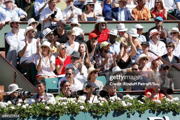 Arthur Sadoun, his wife Anne-Sophie Lapix, Vianney Bureau aka Vianney, Estelle Lefebure, her daughter Emma Hallyday, Lou Doillon, her son Marlowe...