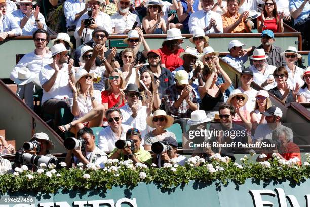 Arthur Sadoun, his wife Anne-Sophie Lapix, Vianney Bureau aka Vianney, Estelle Lefebure, her daughter Emma Hallyday, Lou Doillon, her son Marlowe...