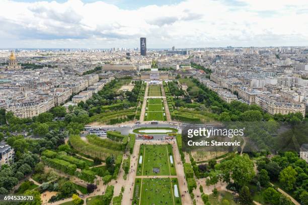 panoramic cityscape in paris, france - bairro de champs elysées imagens e fotografias de stock
