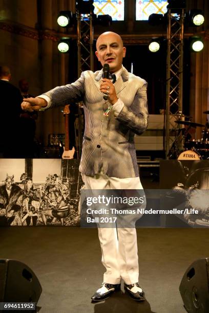 Principe Maurizio Agosti speaks at the Life Ball 2017 Gala Dinner at City Hall on June 10, 2017 in Vienna, Austria.