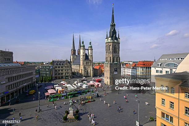 halle an der saale, market square, saxony-anhalt - halle an der saale stock-fotos und bilder