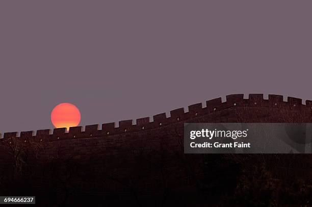 great wall of china. - chinese muur noord china stockfoto's en -beelden