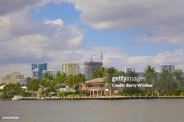 luxury home and towers, ft. lauderdale - barry crane stock pictures, royalty-free photos & images