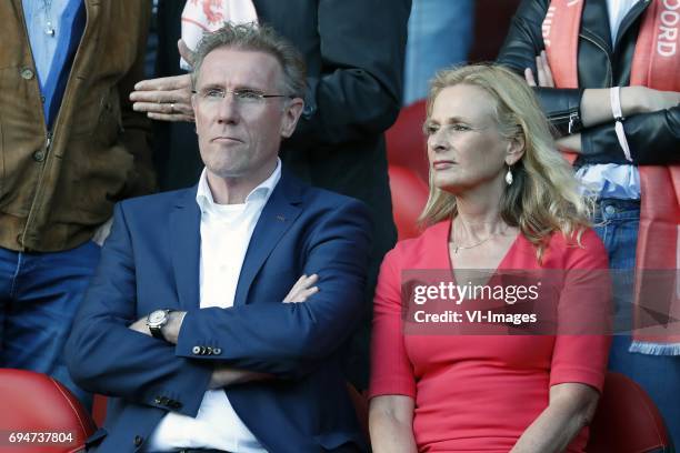 Technical director Hans van Breukelen of KNVB, girlfriend Carolienduring the FIFA World Cup 2018 qualifying match between The Netherlands and...