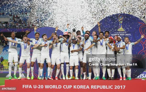 Captain Lewis Cook of England lifts the trophy in victory with team mates after the FIFA U-20 World Cup Korea Republic 2017 Final between Venezuela...
