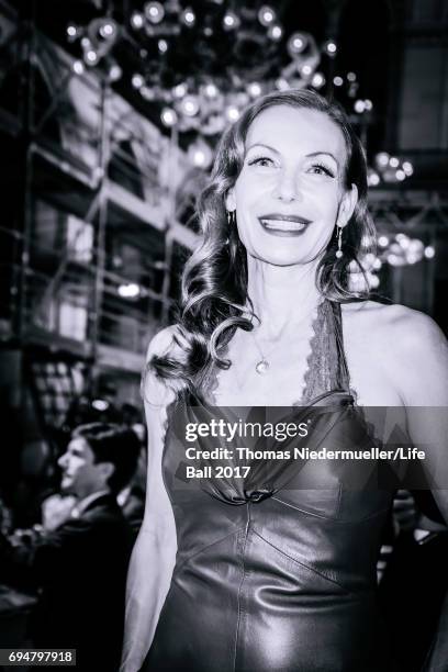 Ute Lemper attends the Life Ball 2017 Gala Dinner at City Hall on June 10, 2017 in Vienna, Austria. The Life Ball is an annual charity ball in Vienna...