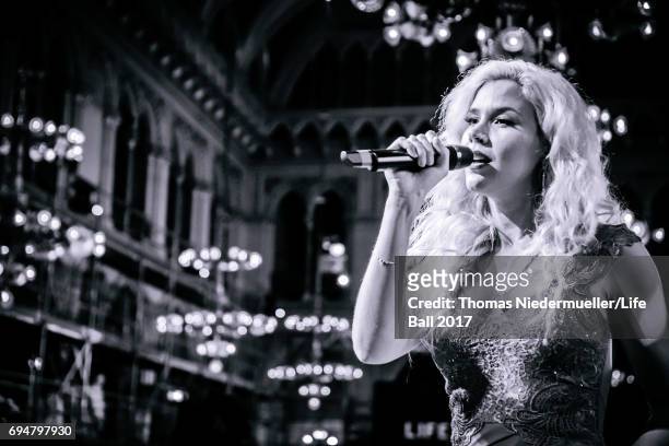Joss Stone performs at the Life Ball 2017 Gala Dinner at City Hall on June 10, 2017 in Vienna, Austria. The Life Ball is an annual charity ball in...