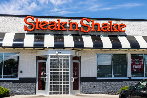 Indianapolis - Circa June 2017: Steak "n Shake Retail Fast Casual Restaurant Chain. Steak "n Shake is Located in the Midwest and Southern U.S. IX