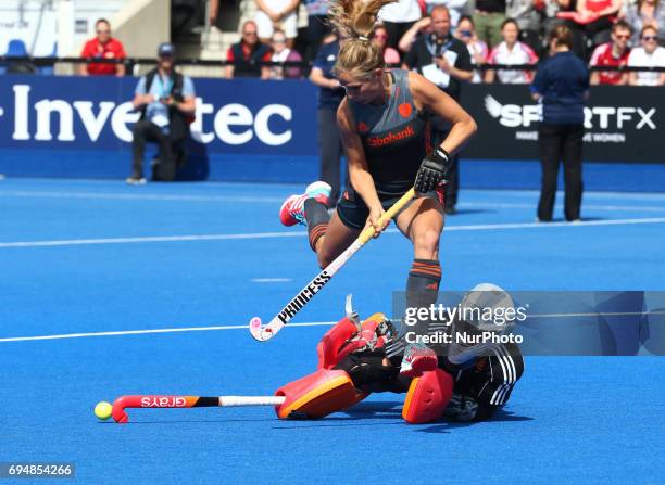 Maddie Hinch of England and Kitty van Male of Netherlands during the Investec International match between England Women and Netherlands Women at The...