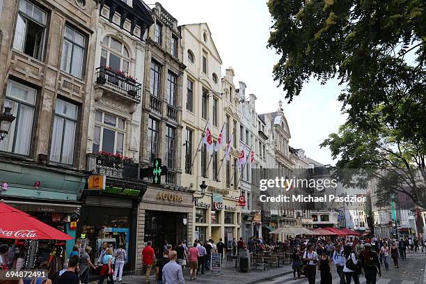 buildings at grassmarket in the city - grassmarket stock pictures, royalty-free photos & images